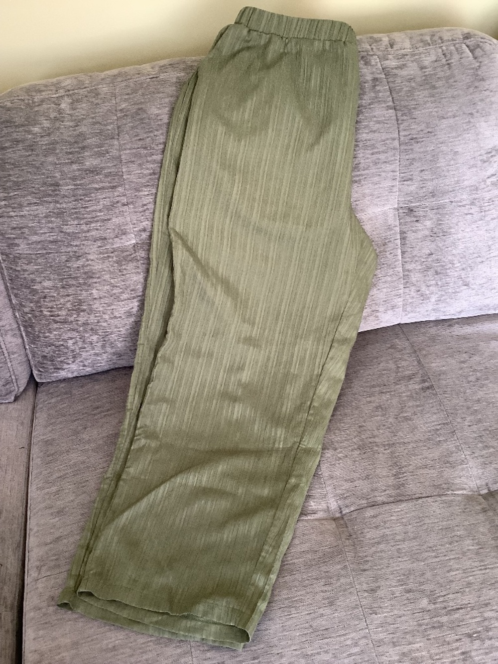 Pants with pockets